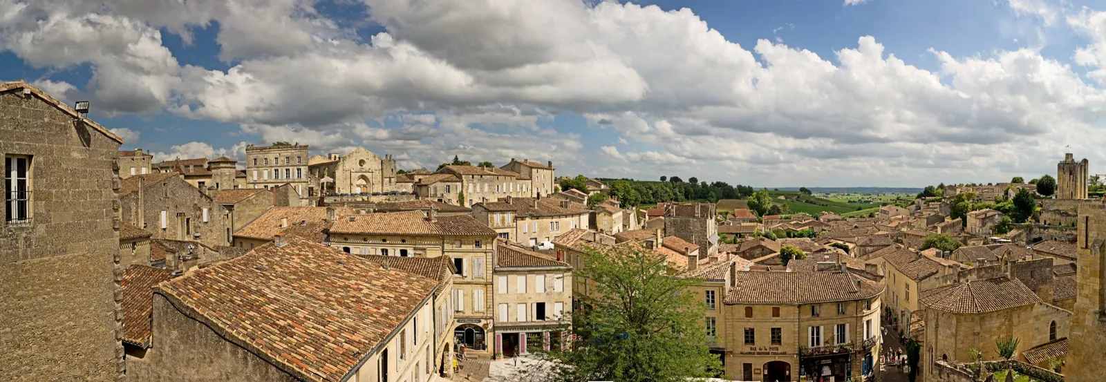 Vignobles de Saint-Émilion en Gironde, destination wine tour au départ de Bordeaux